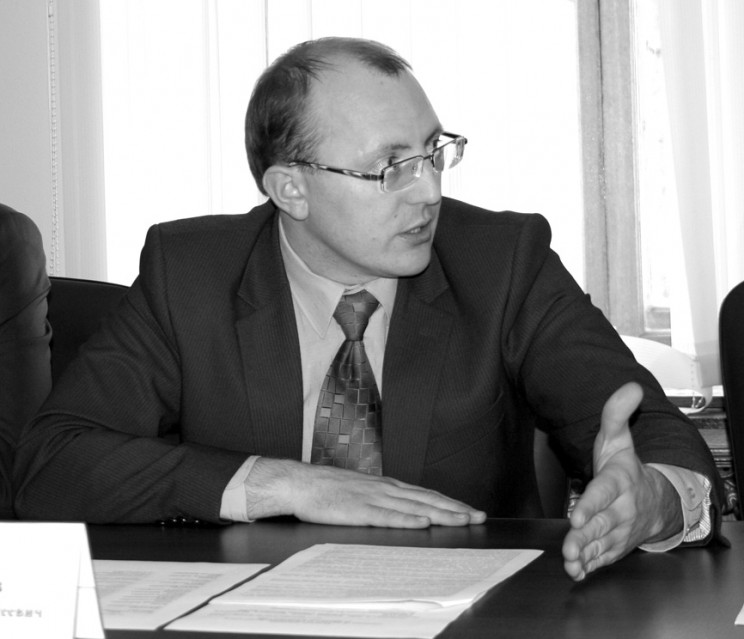 Михаил Сычев контролировал ОАО "ГУК Заволжского района" на протяжении всей своей работы сфере ЖКХ. Иногда формально, чаще - неформально.