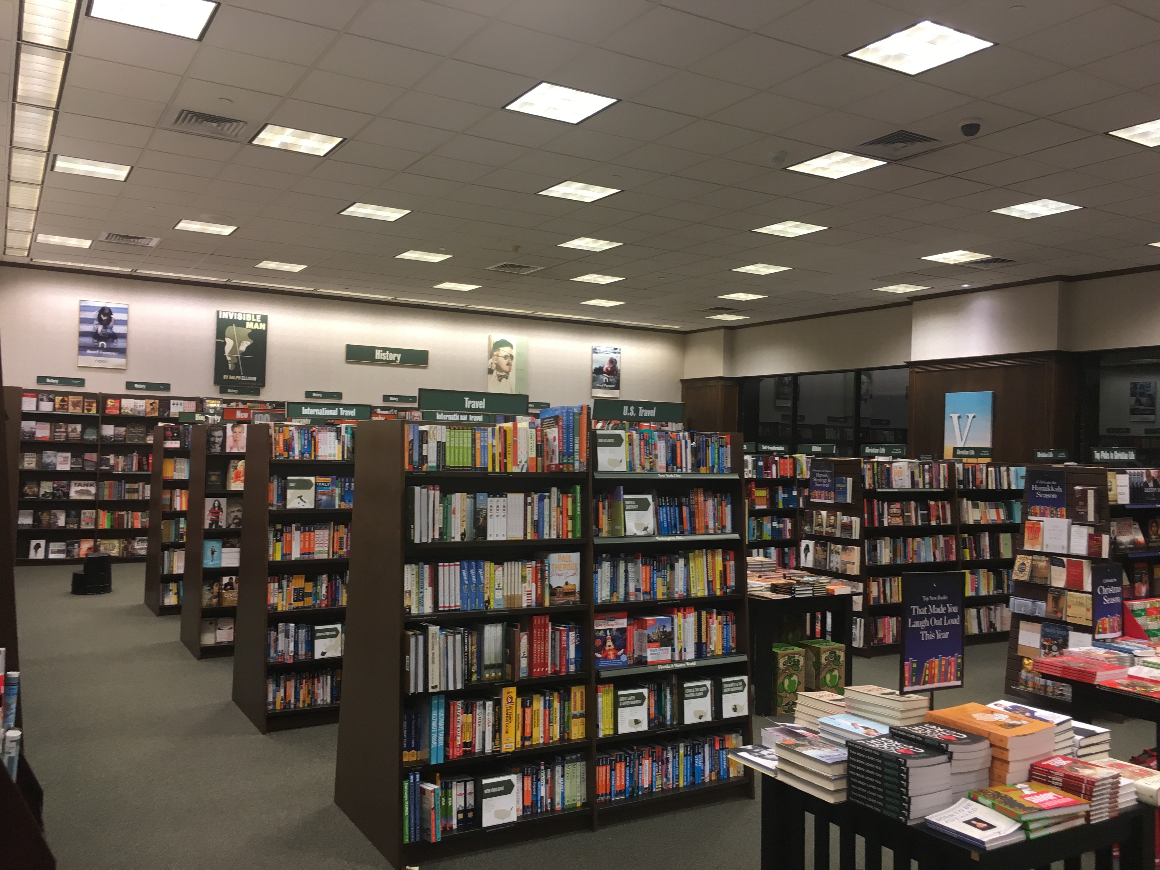Книжный магазин картинка