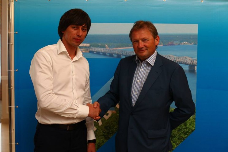 Руслан Ильясов (слева) и упономоченный по защите прав предпринимателй при президенте РФ Борис Титов (справа).
