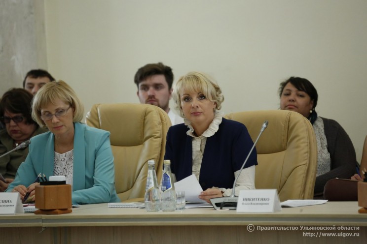 Курирующая вопросы внутренней политики вице-губернатор Ульяновской области Ольга Никитенко (справа).