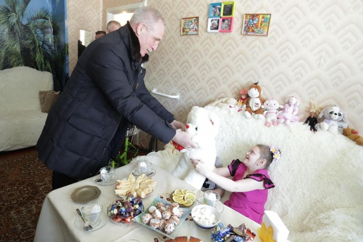 Губернатор Ульяновской области подписал план мероприятий по организации работы с детьми-инвалидами и молодыми инвалидами на 2018-2019 годы