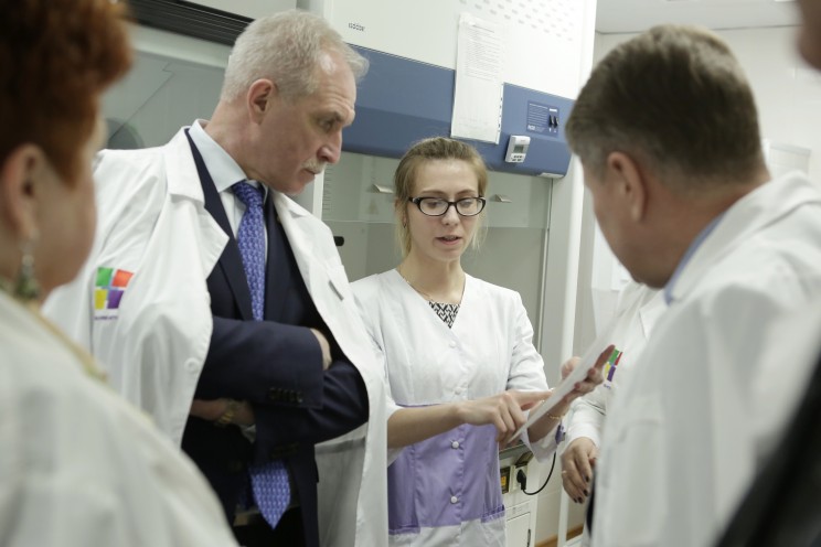 Губернатор Сергей Морозов проконтролировал организацию лабораторного сопровождения проекта трансплантологии на базе УлГПУ имени И.Н. Ульянова