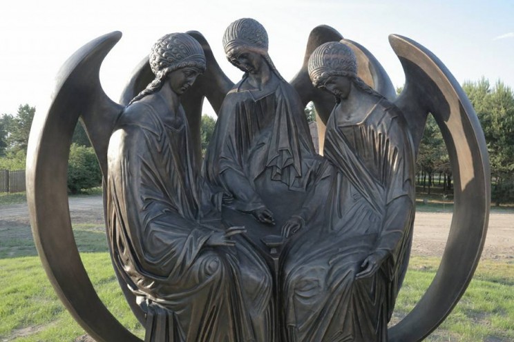Губернатор рассказал о торжественном открытии и освящении скульптуры «Святая Троица» в парке «Русский берег» - 1