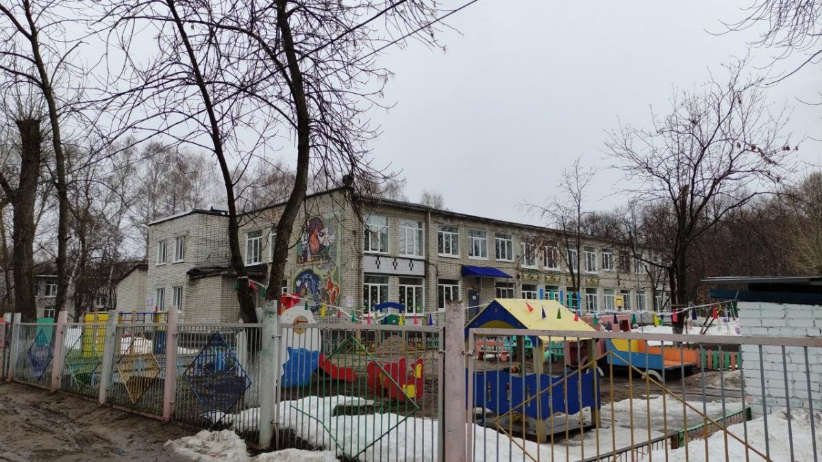 Детский сад сверху. Рынок на верхней террасе. Дет сад на гагарина ульяновск. Верхняя терраса ульяновск. Детская поликлиника 6 ульяновск.